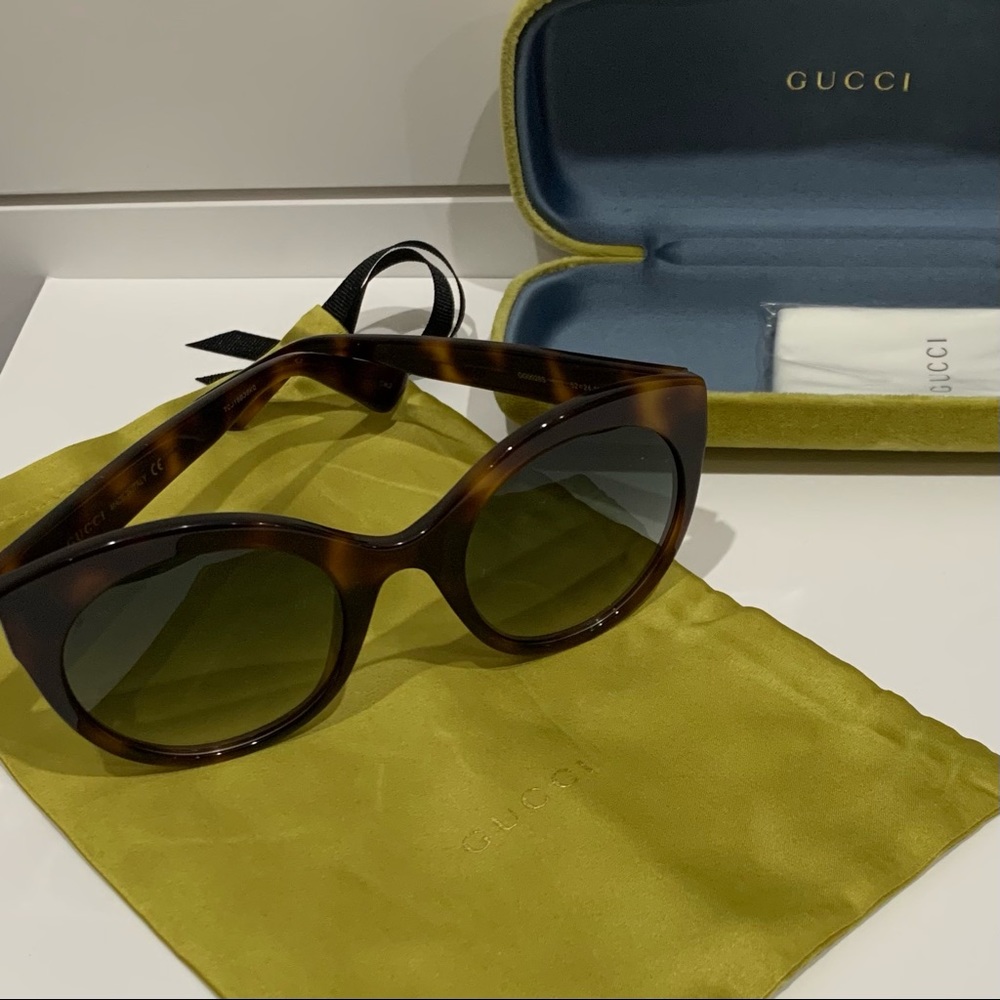 Gucci Cat-Eye Sunglasses GG0028s